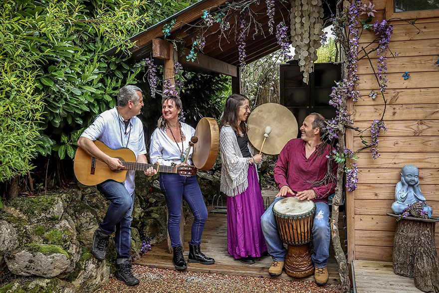 Agenda Concert de Mantras et Chant intuitif en langage de l'âme au son des tambours